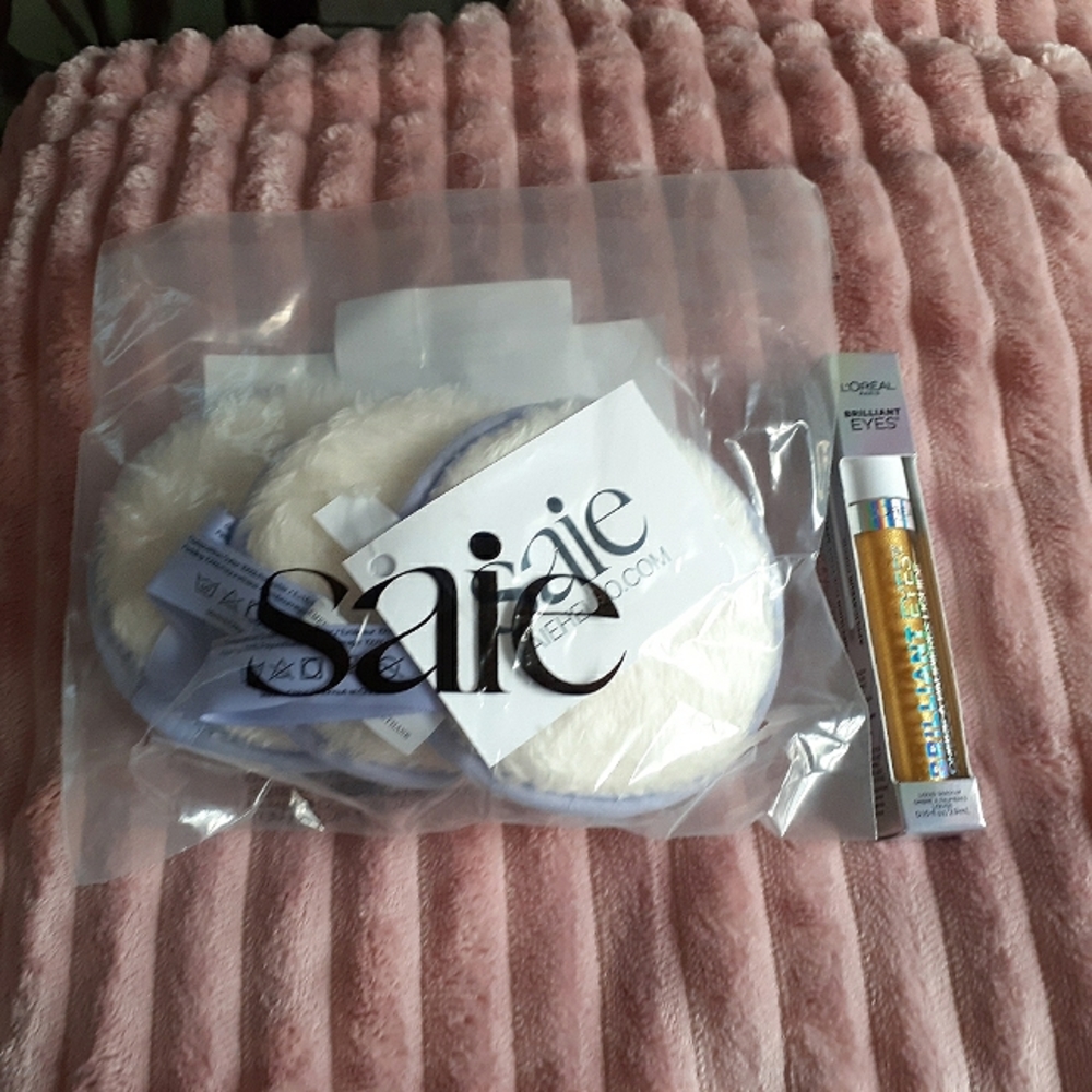 L'oreal Liquid eyeshadow and Saie makeup removing rounds